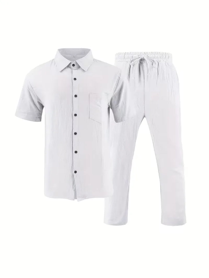 Ademende heren vakantie set: V-hals shirt met korte mouwen en bijpassende korte broek, comfortabel.