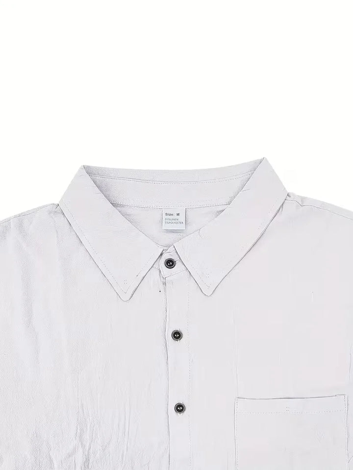 Casual heren zomerkledingset: tweedelig met korte mouwen shirt en comfortabele korte broek.