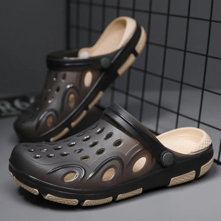 Zwarte comfortabele herenschoenen, antislip klompen, perfect voor dagelijks gebruik.