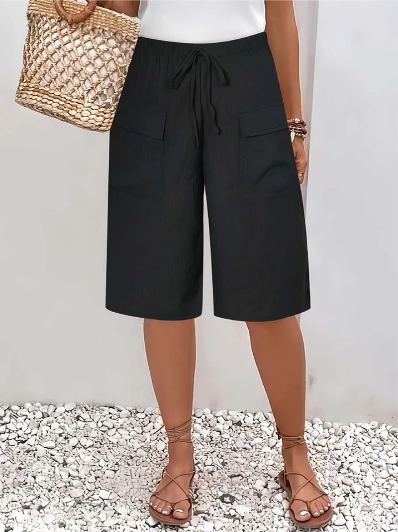 Stijlvolle dames korte broek, comfortabel met elastische taille en functionele zakken, ideaal voor zomerkleding.