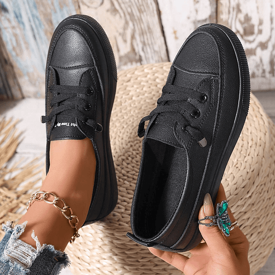 Trendy casual lage dames schoenen, perfect als comfortabele dagelijkse schoenen met een moderne uitstraling.
