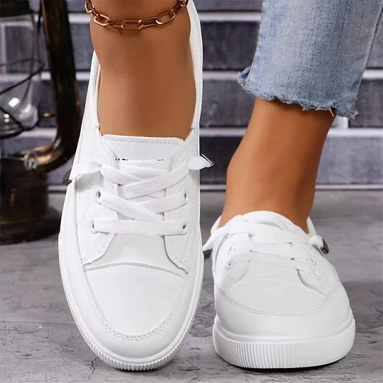 Dagelijkse dames comfort schoenen; lage schoenen met ergonomische zool voor wandelen en vrije tijd.