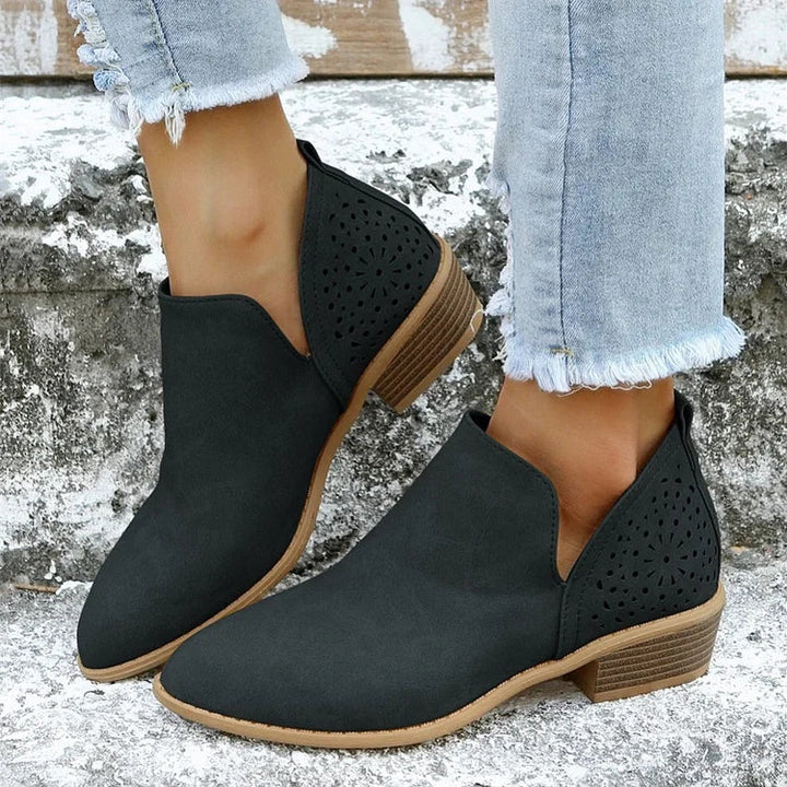 Comfortabele leren damesschoenen met lage hak, ideaal voor de zomer, met ademend ontwerp.