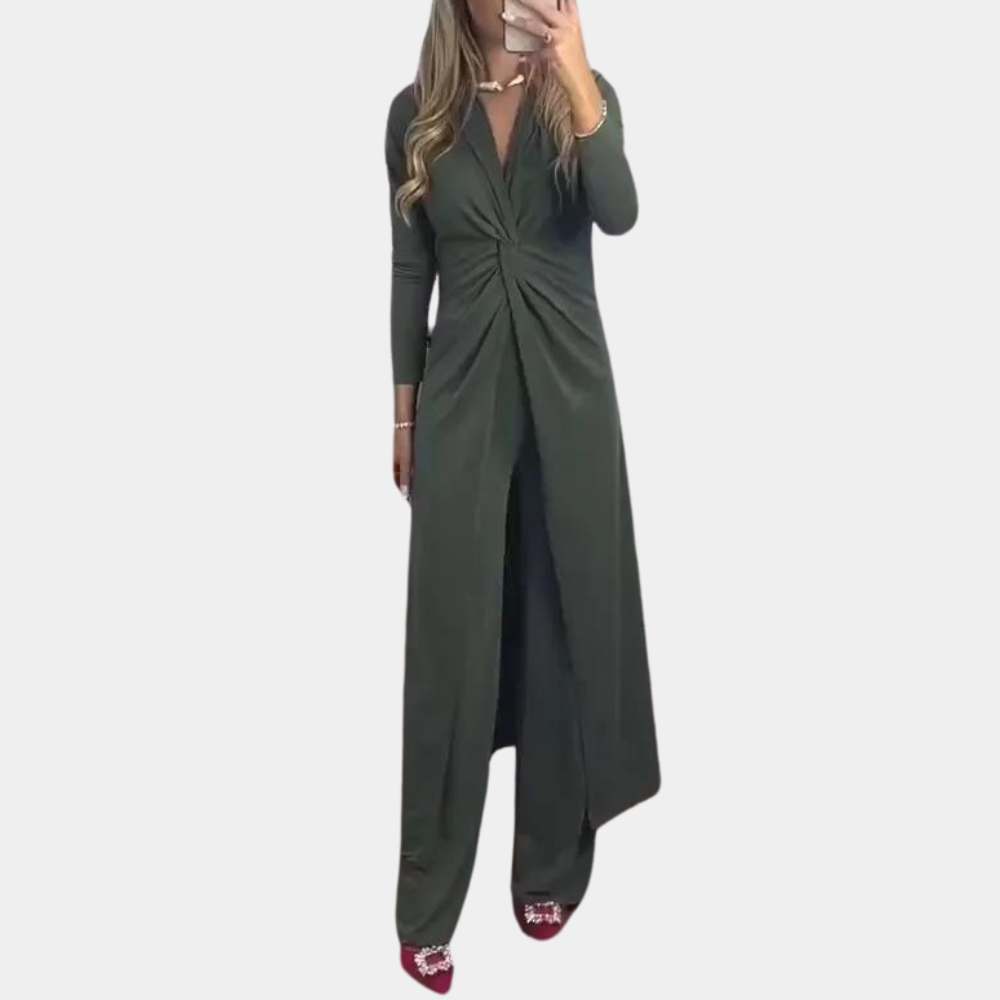 Stijlvolle Mirella dames zomer outfit, broekpak. Elegant en comfortabel voor een ontspannen, chique look in de zon.