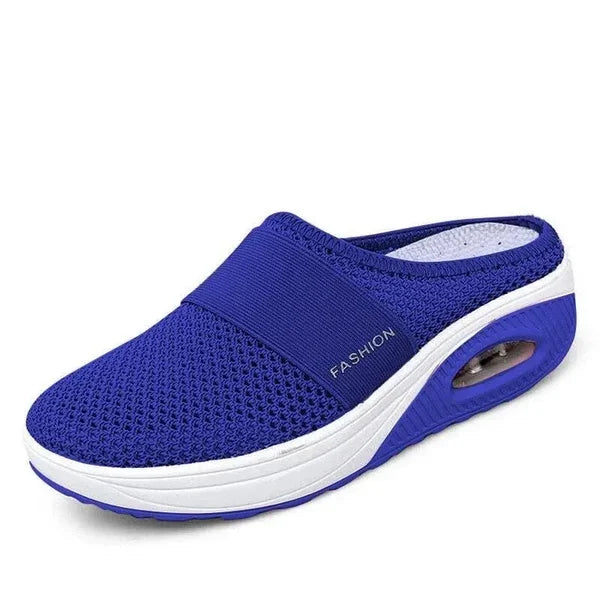Dames- of herenmodel toont comfortabele wasbare orthopedische schoenen, ideaal voor dagelijks gebruik en ondersteuning.