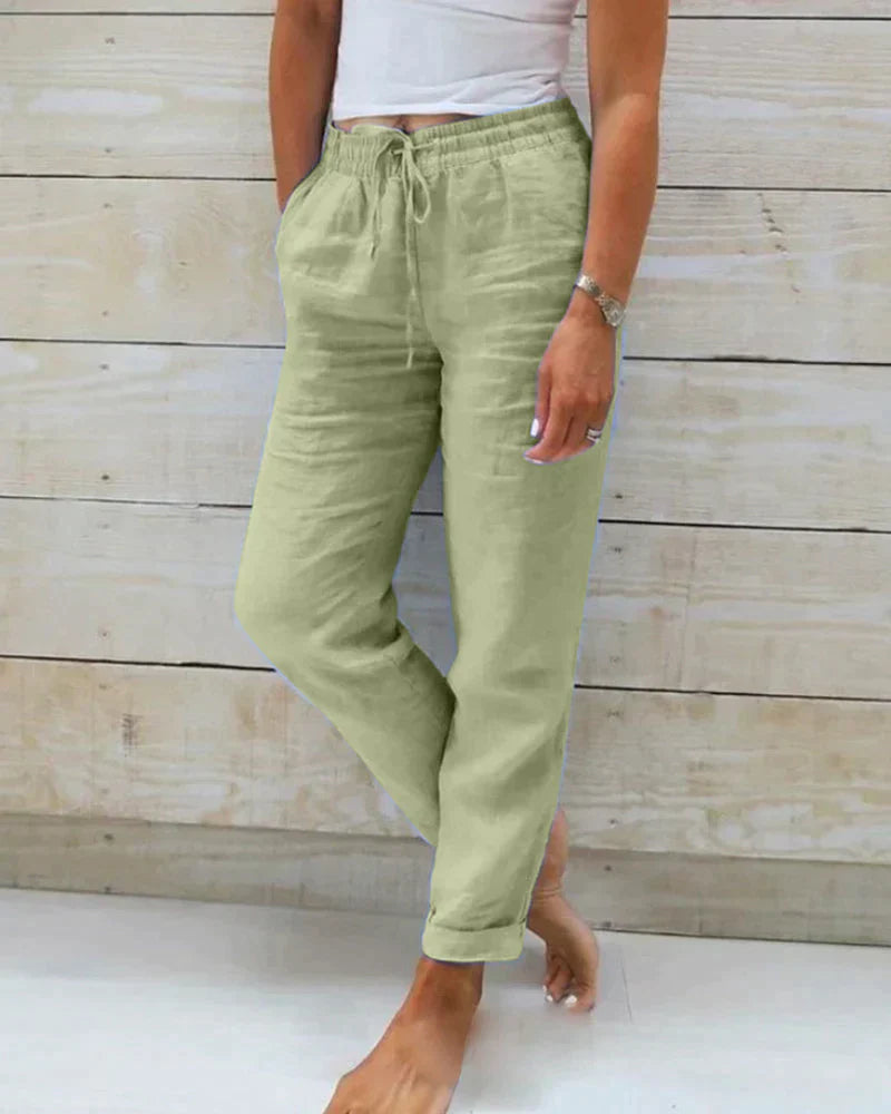 Elegante damesbroek met wijde pijpen, perfect voor elke gelegenheid. Comfortabele mode voor lente/zomer.