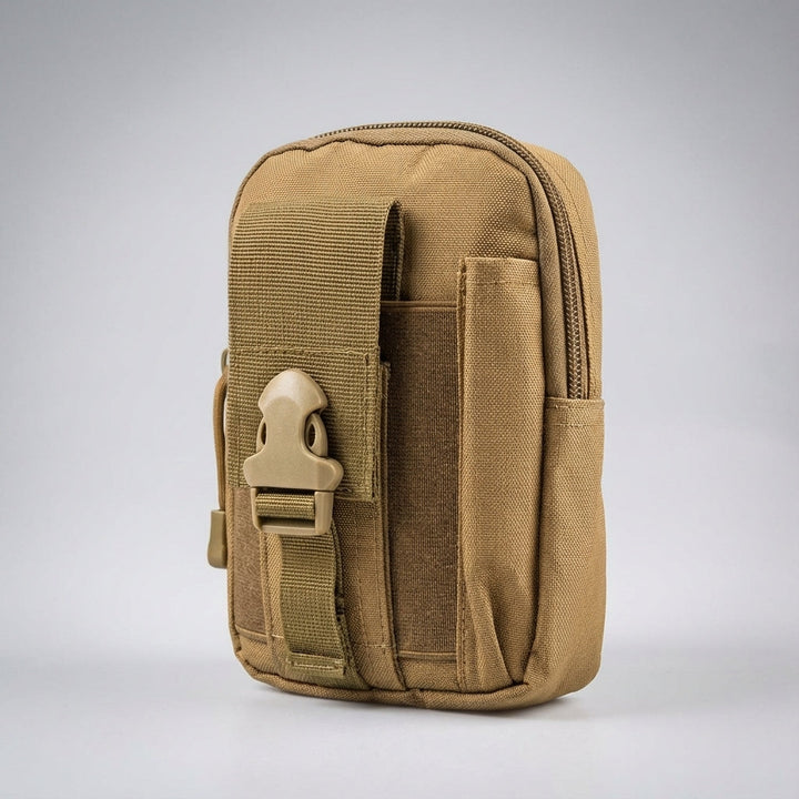 Groen compact tactisch Molle etui voor outdoor avonturen, handige utility tas voor reizen.