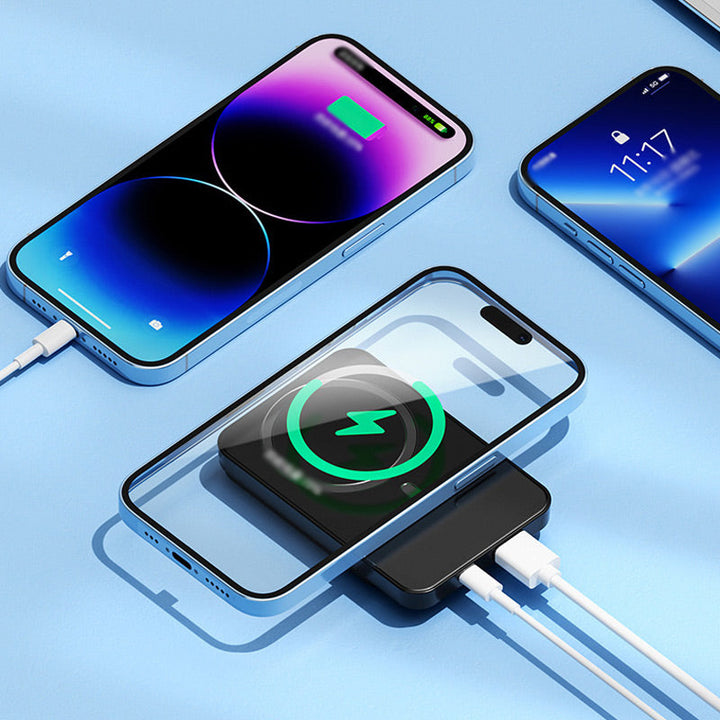 Zwarte 10000mAh powerbank snellader, draadloos en compact; essentieel gadget voor op reis.