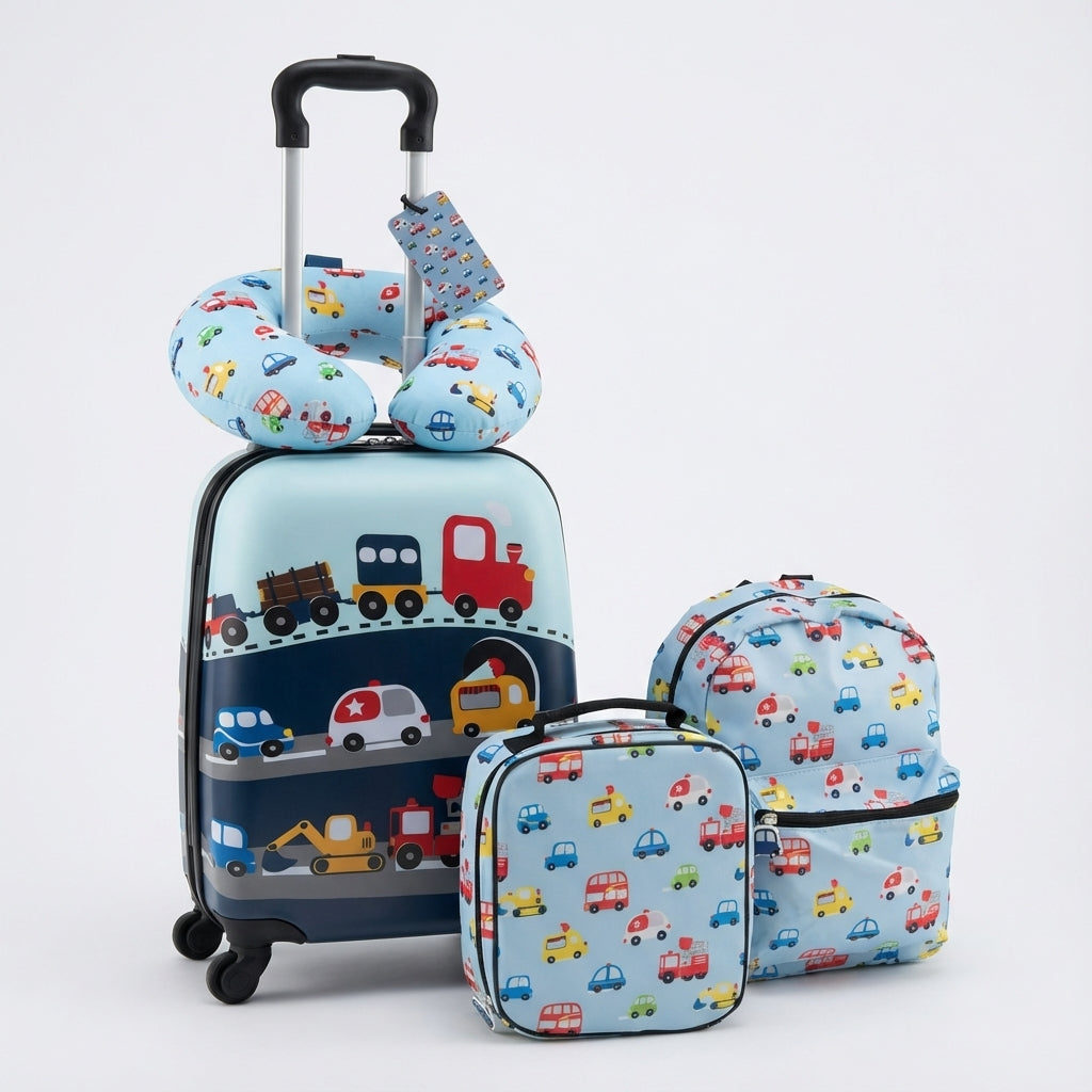 Vrolijke kinder reisset met complete kinderkoffer, bijpassende rugzak, lunchtas en bagagelabel voor kinderavonturen.