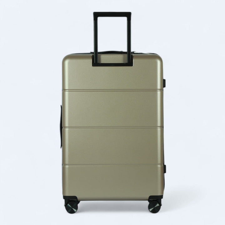 Set van drie harde koffers van Atlas Explorer, perfect voor avontuurlijke reizen.