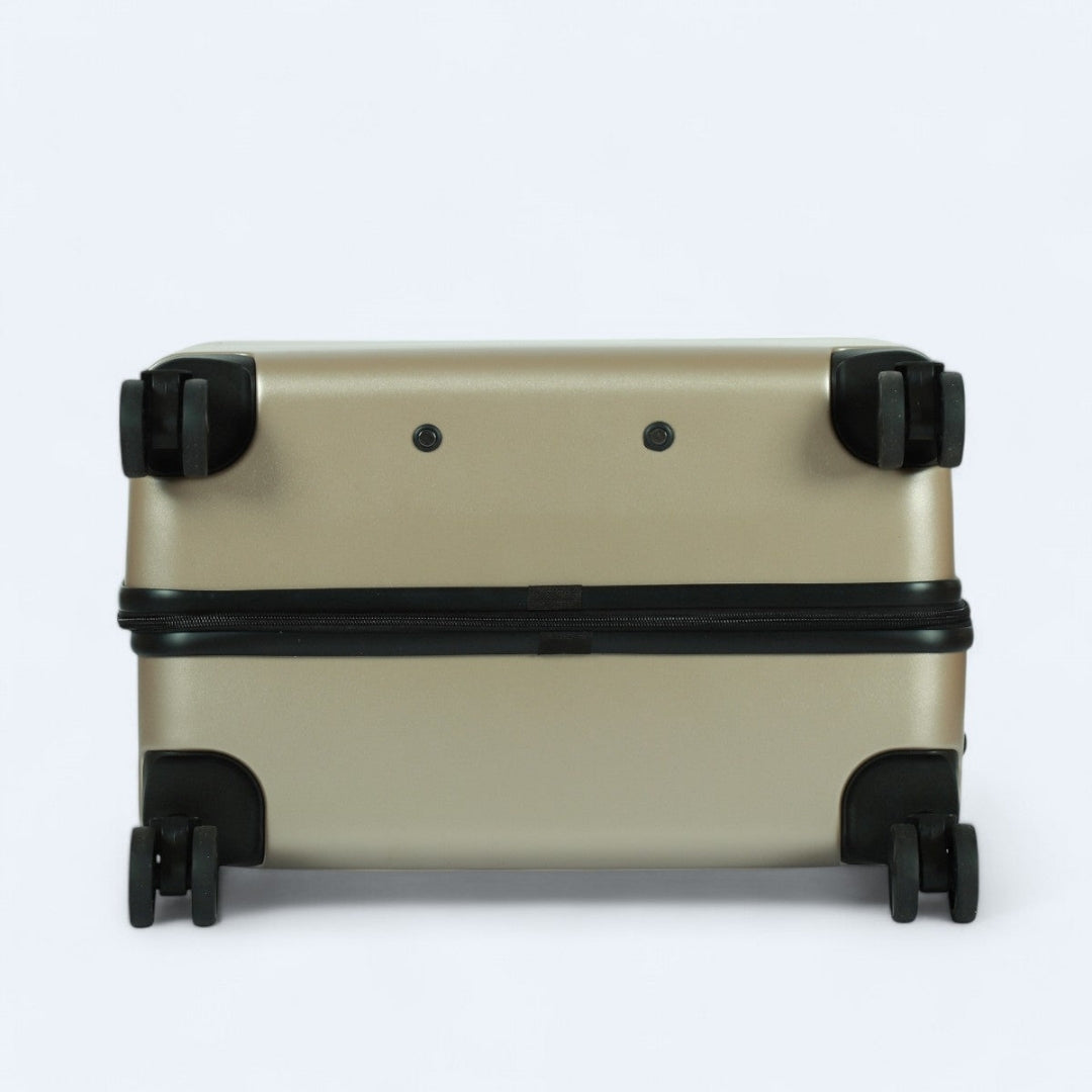 Robuuste Atlas Explorer hardcase set, geschikt voor ruwe reisomstandigheden.