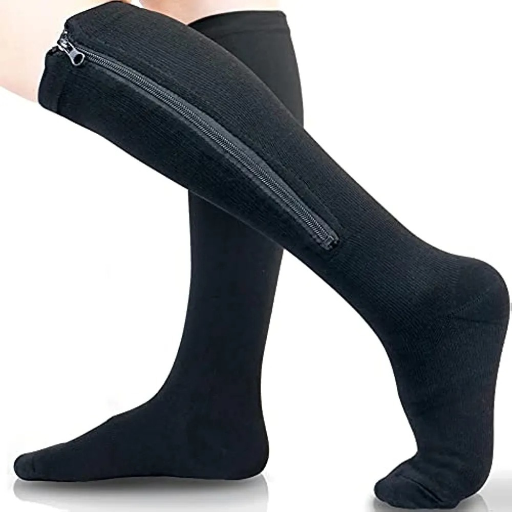 Compressiekousen 2.0 met rits voor verbeterd comfort en gemakkelijke beenondersteuning en herstel.