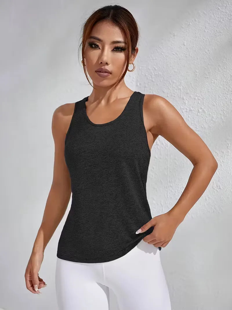 Essentiële trainingskleding: ademende racerback sporttop voor dames, veelzijdig en praktisch.