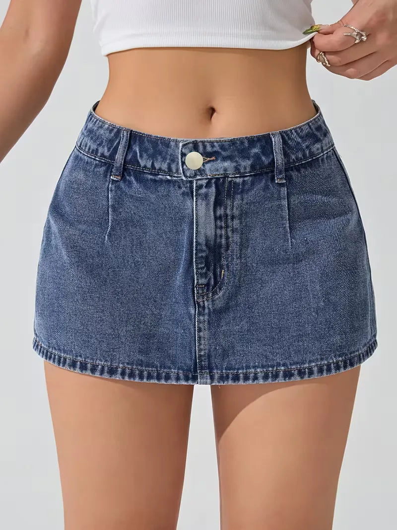 Blauwe dames denimrok met hoge taille, geschikt voor casual en zomerse looks. Comfortabel.