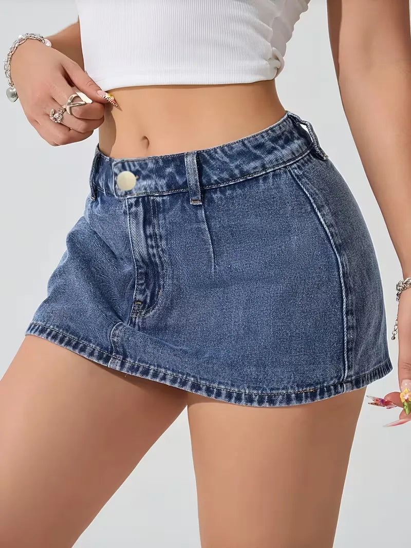 Model draagt dames denimrok met hoge taille, flatterend en trendy voor elke zomerstijl.