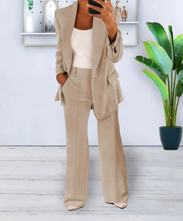 Trendy oversized dames blazer en broek set. Stijlvol, comfortabel en veelzijdig voor elke gelegenheid.