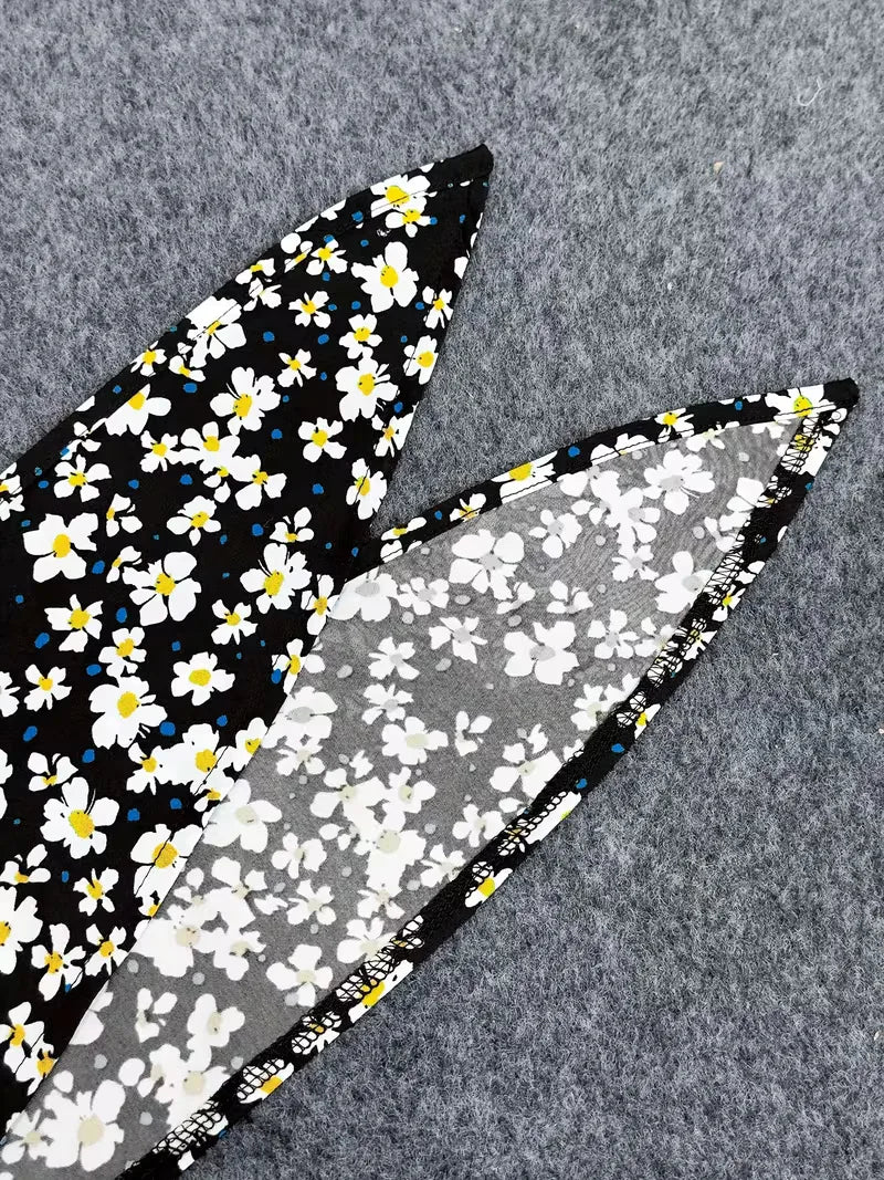 Bohemian bloemenprint dames crop top met tie-front, perfect te combineren voor een casual zomerlook.