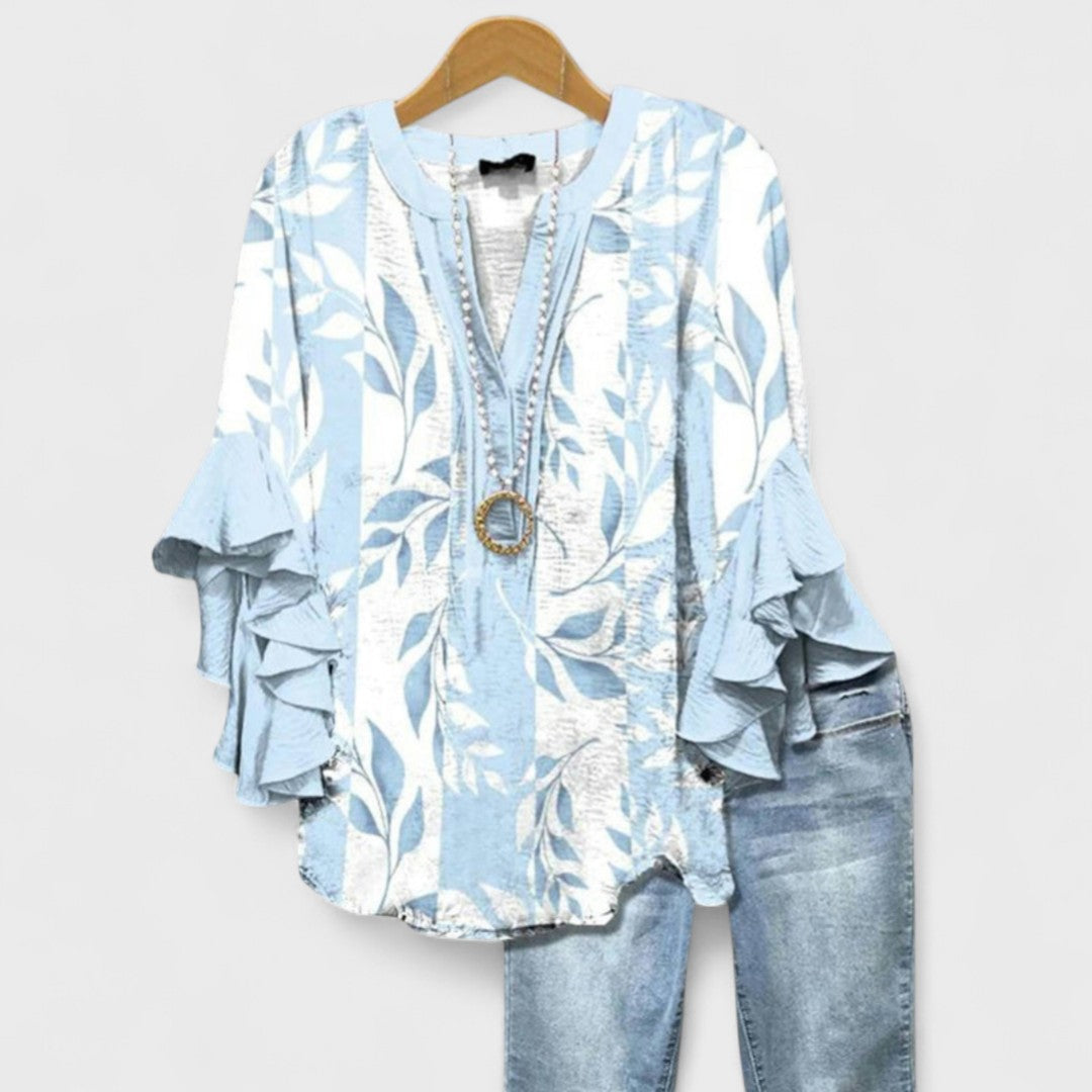Elegante damesblouse met V-hals, volantmouwen, ideaal voor zowel kantoor als een zomerse dag.
