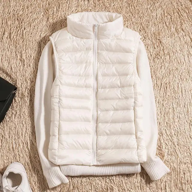 Lichtgewicht dames bodywarmer, perfect voor lente of herfst, biedt warmte en windbescherming.