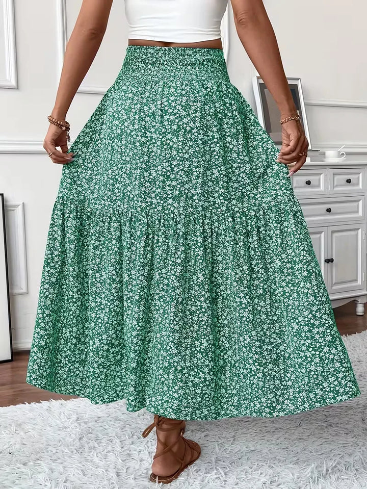 Prachtige gelaagde bohemian A-lijn maxi rok voor dames, met smock taille, perfecte zomerse vakantiekleding.