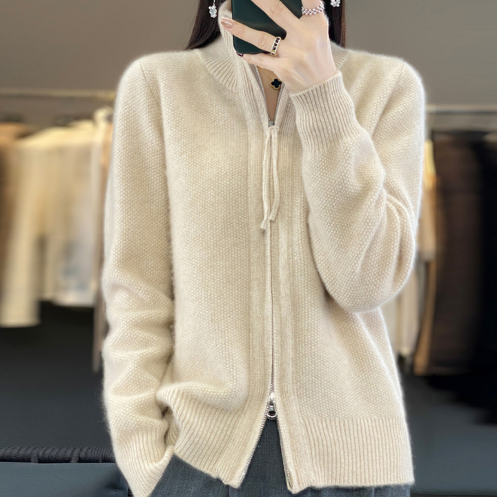Dames cardigan met rits, elegant en veelzijdig. Perfect voor een stijlvolle gelaagde look in de herfst.