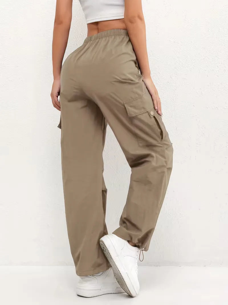 Casual-chic dames cargo broek met hoge taille, rechte pijpen, perfect voor lente en herfst.