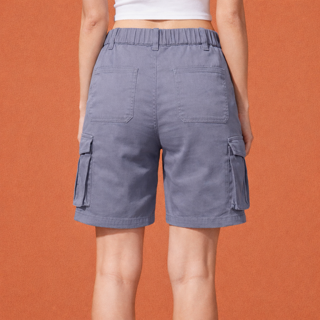 Comfortabele dames cargo korte broek met zakken en elastische tailleband voor lente en zomer.