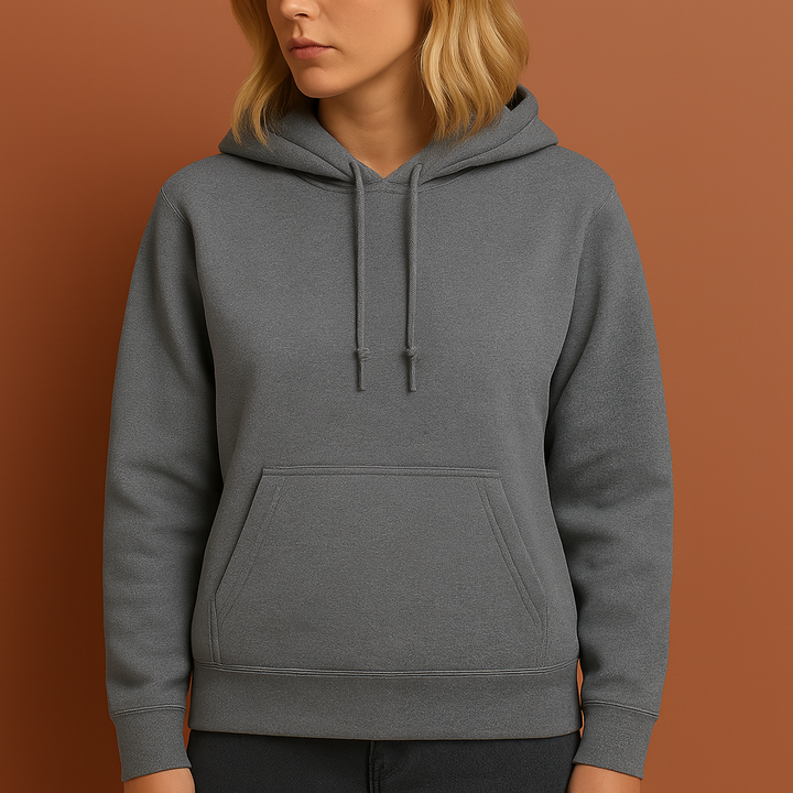 Veelzijdige sportieve dames hoodie, comfortabel voor vrijetijd. Beschikbaar in diverse trendy kleuren.
