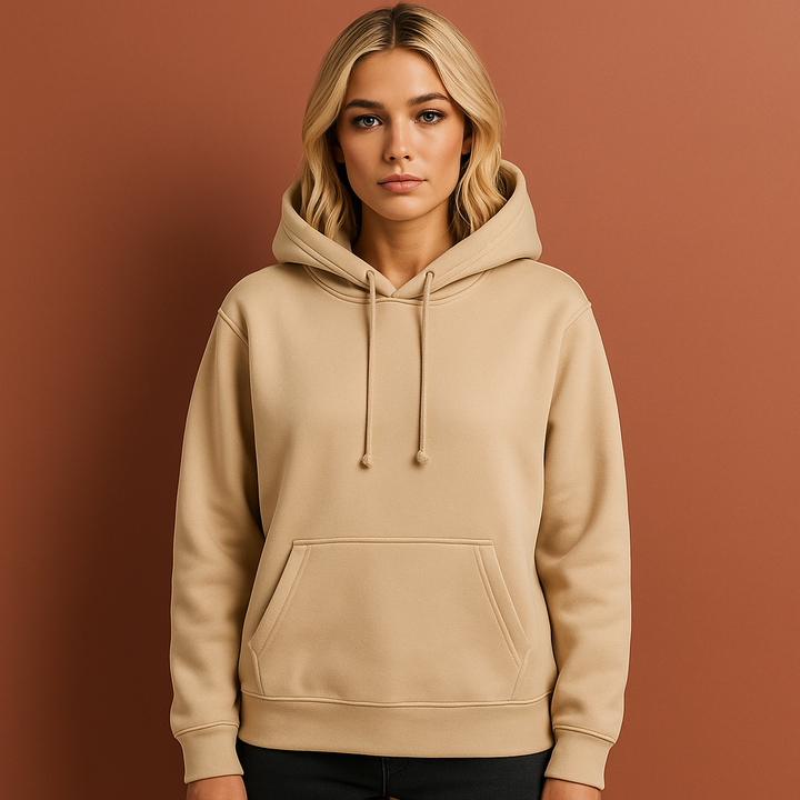 Achteraanzicht van de comfortabele dames casual hoodie met relaxte pasvorm en stijlvol design.