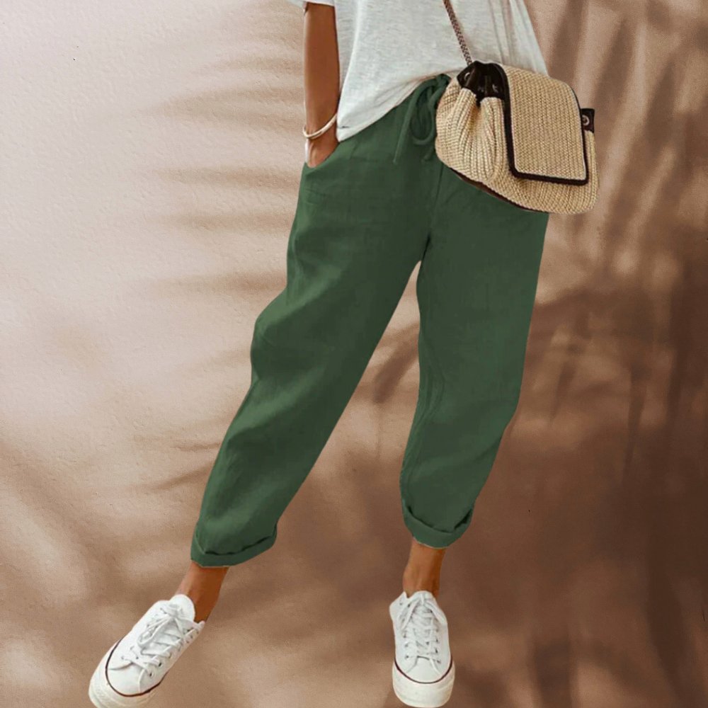 Comfortabele en ademende linnen damesbroek, ideaal voor een relaxte zomerse look. Casual en toch elegant.