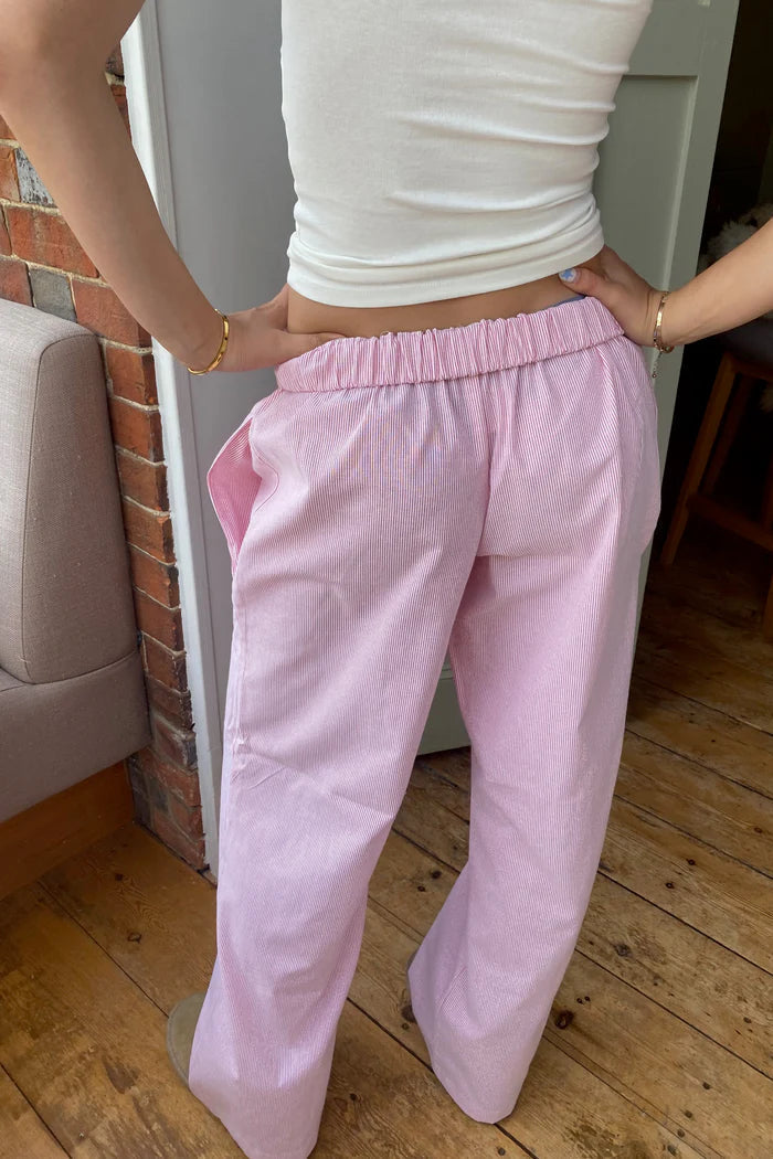 Veelzijdige dames loungebroek, elegant voor zakelijk of casual, perfect voor lente/zomer.