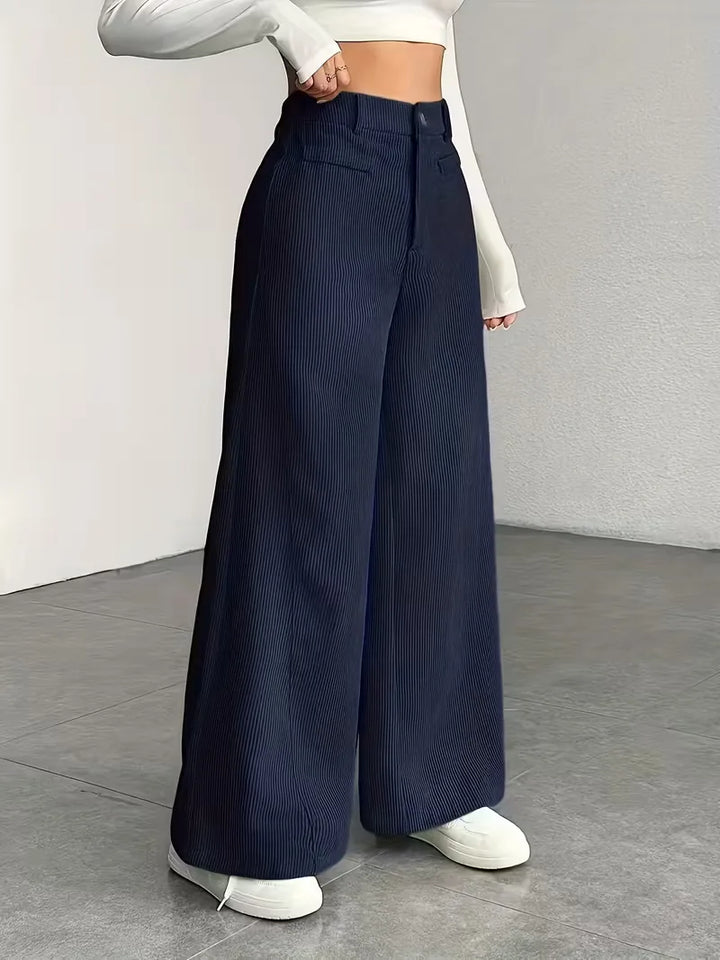 Trendy dames wide leg broek, hoge taille en warme corduroy textuur.