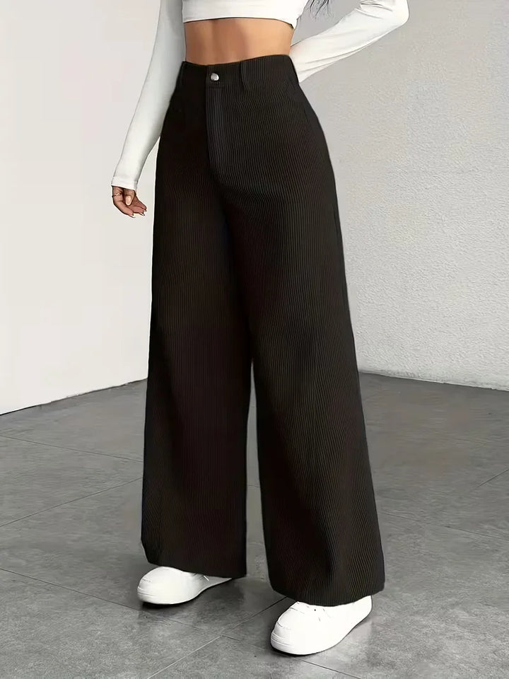 Damesbroek met wijde pijpen, hoge taille en corduroy voor comfort en stijl.