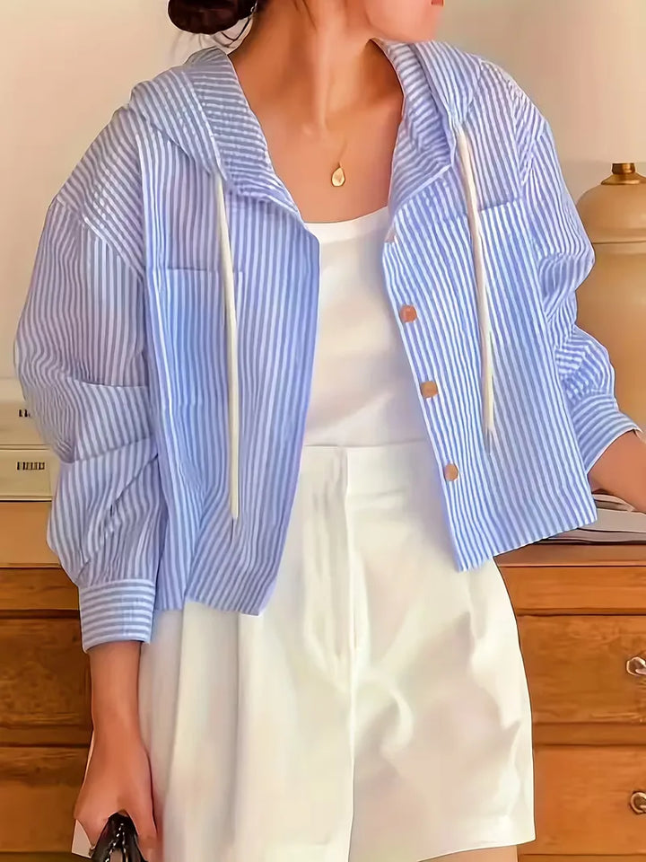 Modieuze cropped dames hoodie met strepen in azuurblauw; perfect voor casual lente- en zomeroutfits.
