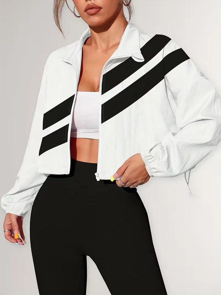Casual dames track jacket, cropped, met mandarijnkraag en diagonale strepen.