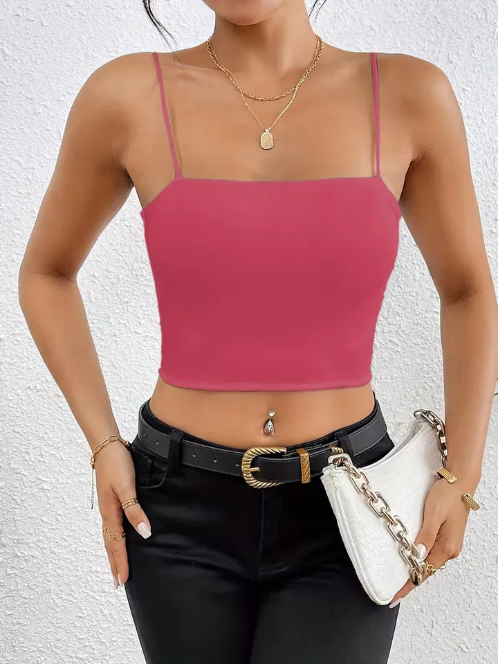 Zomerse dames top, croptop model, met fijne spaghetti bandjes, casual en chic.