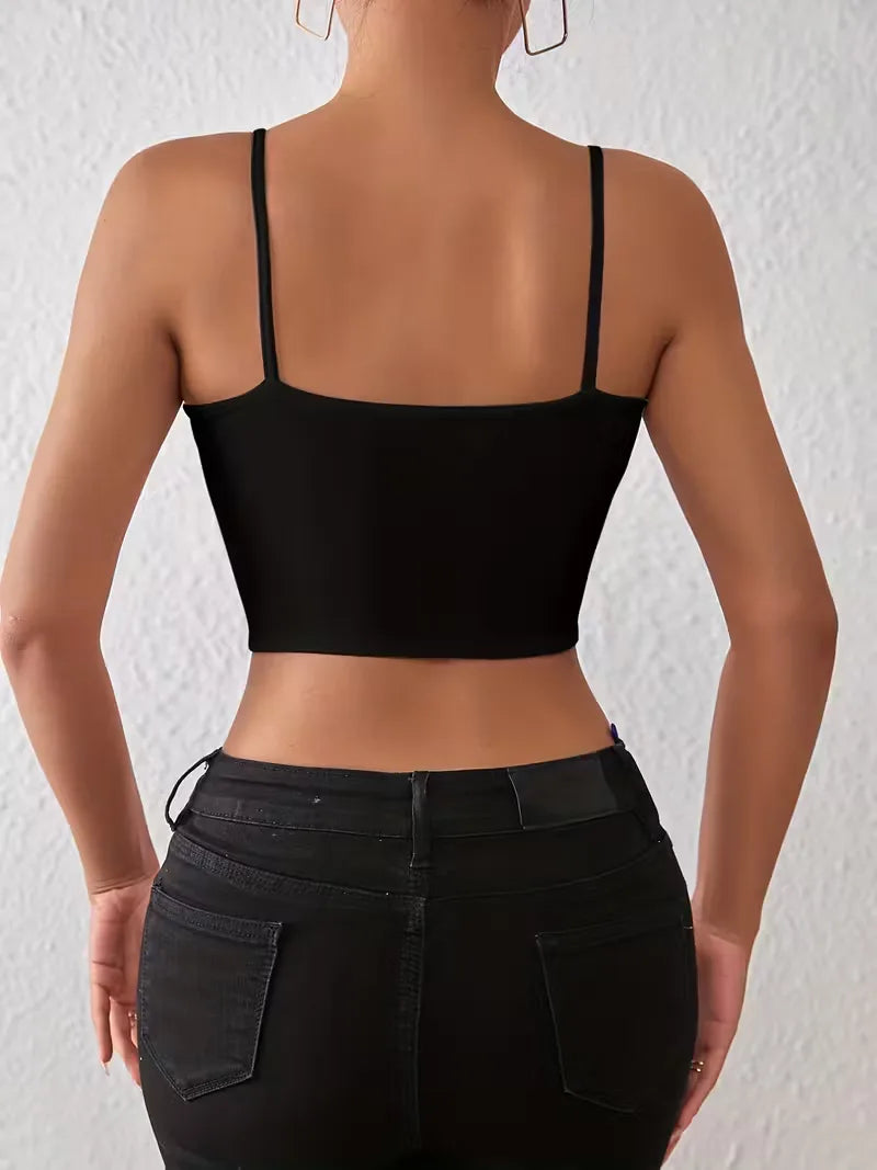 Witte dames croptop met spaghettibandjes en ronde hals. Trendy zomertop voor damesmode.