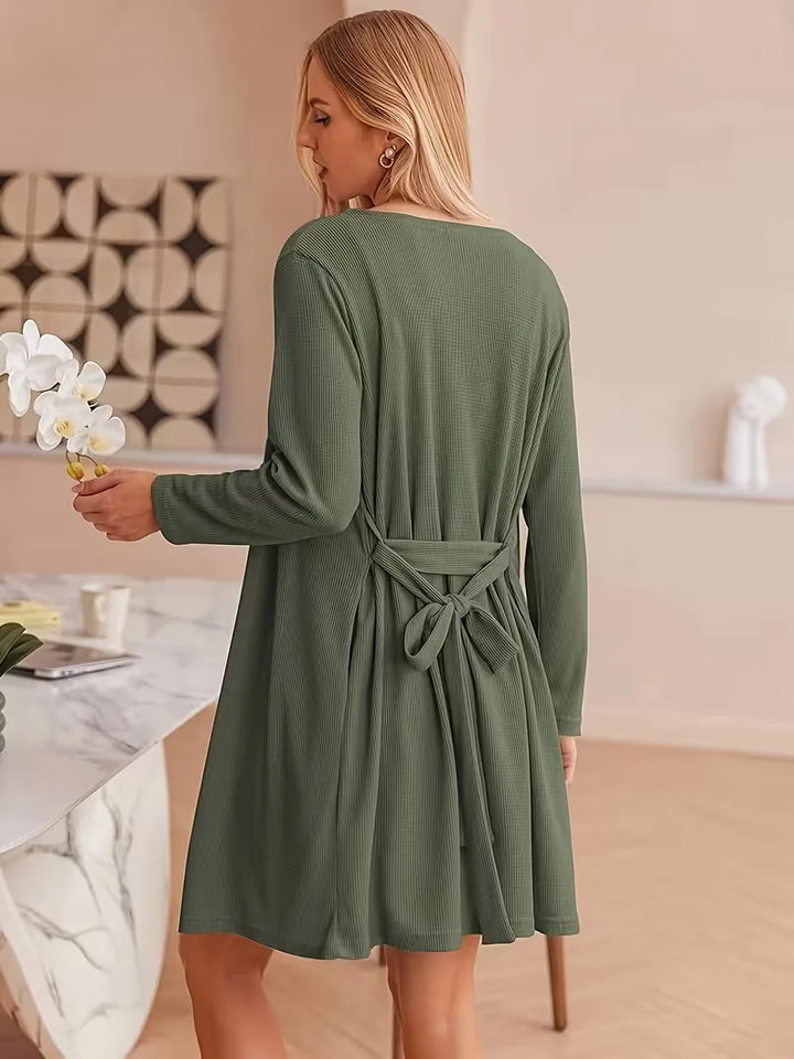 Dames driedelige loungewear set met comfortabele wafelstructuur, perfect voor relaxte dagen thuis.