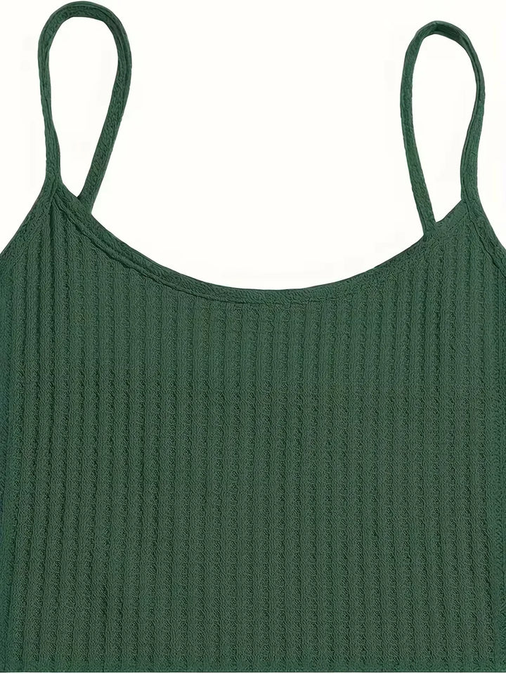 Model toont de flexibiliteit van de driedelige wafelstructuur dames loungewear set.