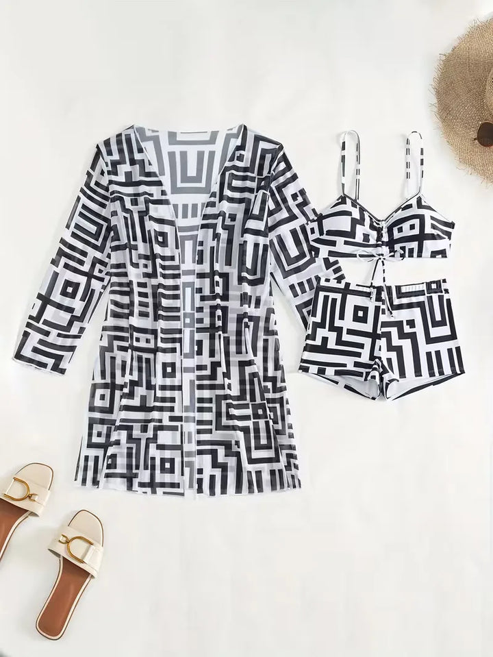 Comfortabele driedelige dameskleding set: crop top, shorts & vest met geometrische print voor zomerse dagen.