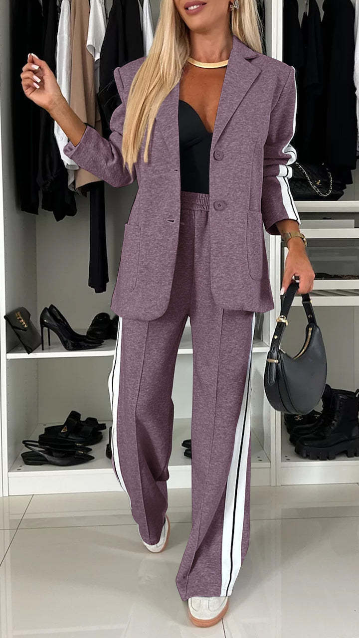 Trendy dames herfst/winterset. Tweedelige gebreide loungewear in effen kleur, comfortabel en chic.