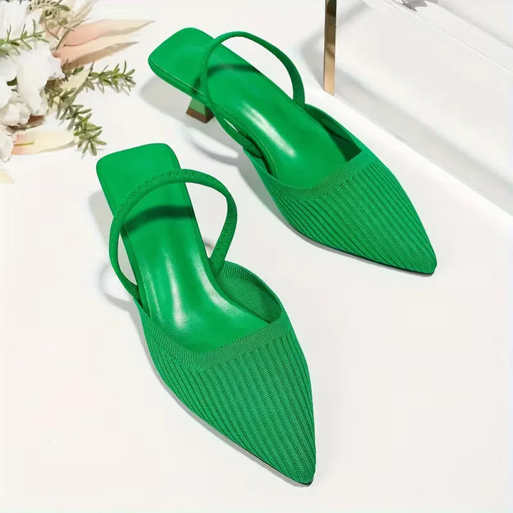 Elegante kantoorschoenen dames: flare hakken die comfort en stijl combineren.