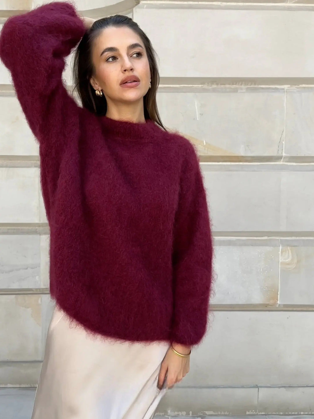 Warme elegante dames trui, tijdloze zachtheid voor winter- en herfstmode. Perfecte bovenkleding.