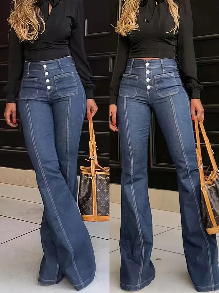 Slim fit dames flared jeans met wijde pijpen en hoge taille. Donkerblauwe jeans voor trendy smart casual outfits.