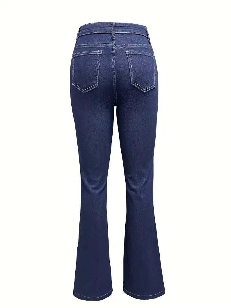 Trendy donkerblauwe dames jeans met hoge taille en flared pijpen. De slim fit zorgt voor een moderne en comfortabele look.