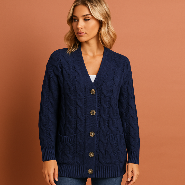 Stijlvol blauw gebreid dames vest met praktische zakken, perfect voor een casual look in herfst.