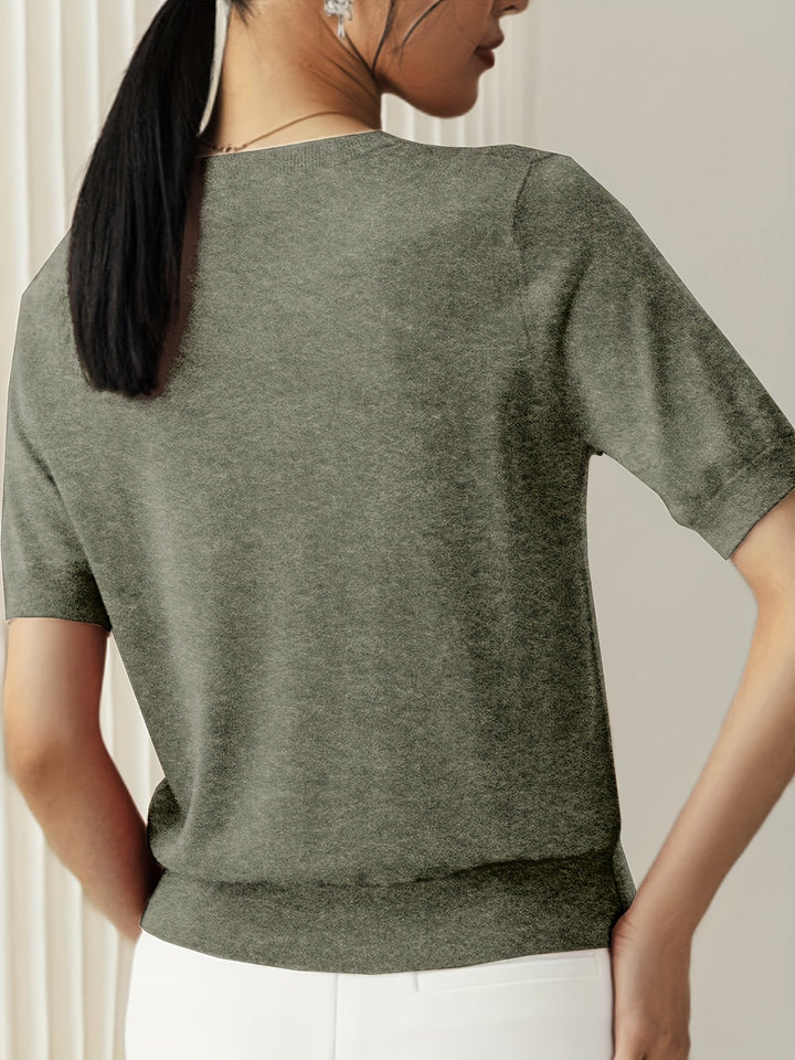 Comfortabele dames trui gebreid met korte mouwen en ronde hals voor een casual dag.