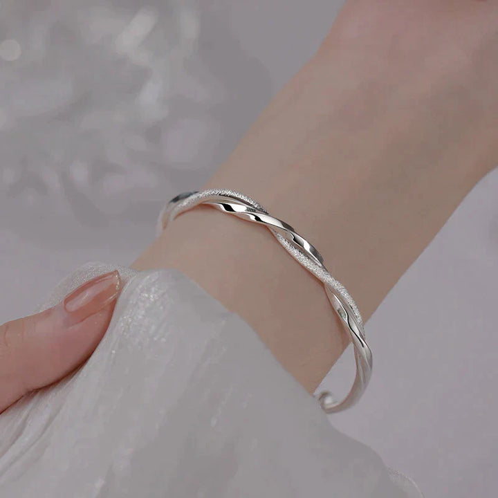 Dames gedraaide zilveren armband, elegant sieraad voor elke gelegenheid, verstelbaar, cadeau-idee