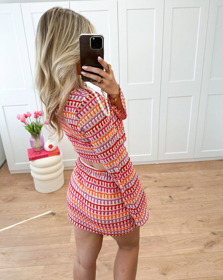 Comfortabele dames gehaakte zomerset met luchtige top en short, perfect voor warme zomerse dagen.