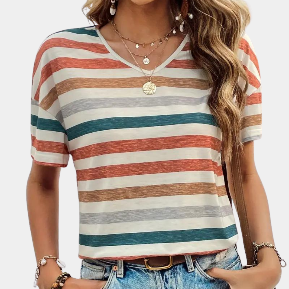 Gestreept dames T-shirt met comfortabele pasvorm, een veelzijdig mode-item voor vrouwen.